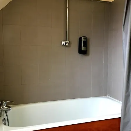 De Paris מלון קאבורג