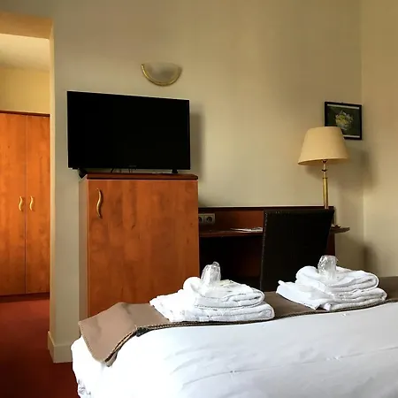 Hotel De Paris